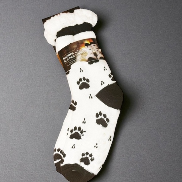 NWT Sherpa Lined Slipper Socks with Paw Prints - Picture 1 of 8